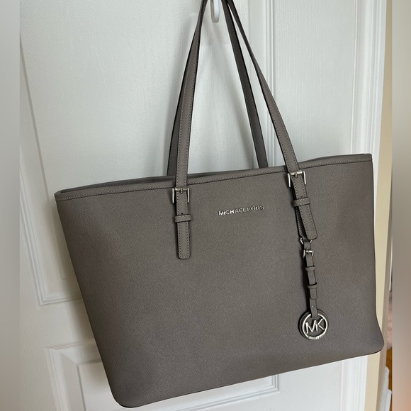 Michael Kors Jet Set Tote purse-Saffiano leather-Light grey - Picture 3 of 16